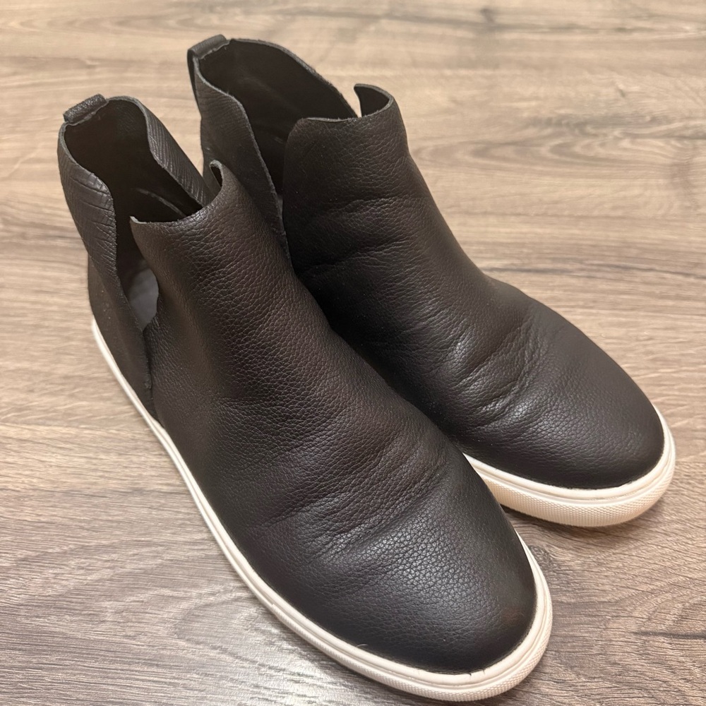 BIRDIES The Falcon ankle bootie women’s size 10.5
